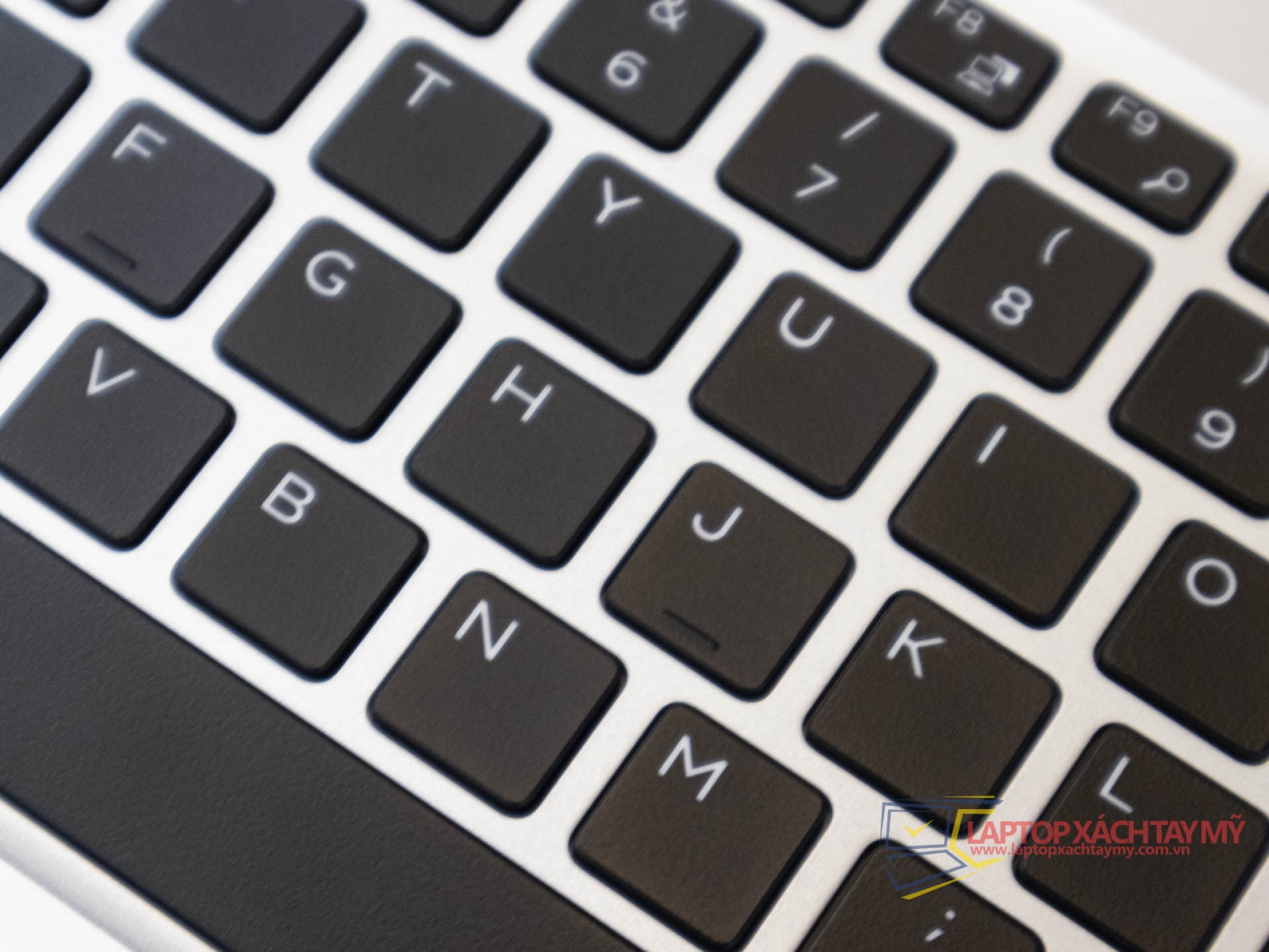 laptop cu tp hcm laptop vo nhom intel the he thu 8 core i7 van phong hoc tap gia re