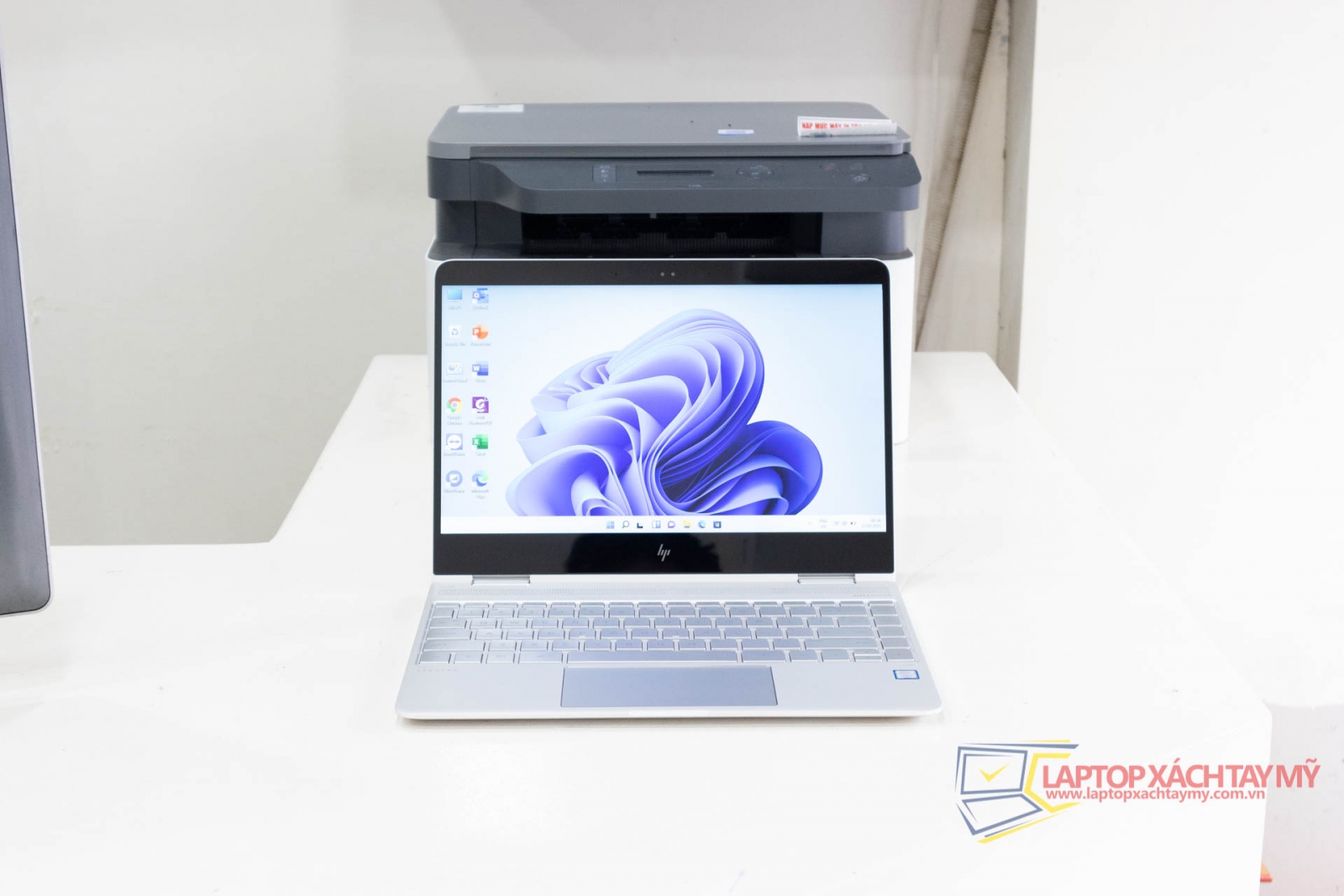 Laptop cũ tp HCM giá tốt, Laptop doanh nhân cao cấp siêu mỏng nhẹ HP SPECTRE Notebook 13 i7 7500U, 16Gb Ram, 512Gb SSD, Xoay 360, Màn hình cảm ứng Full HD