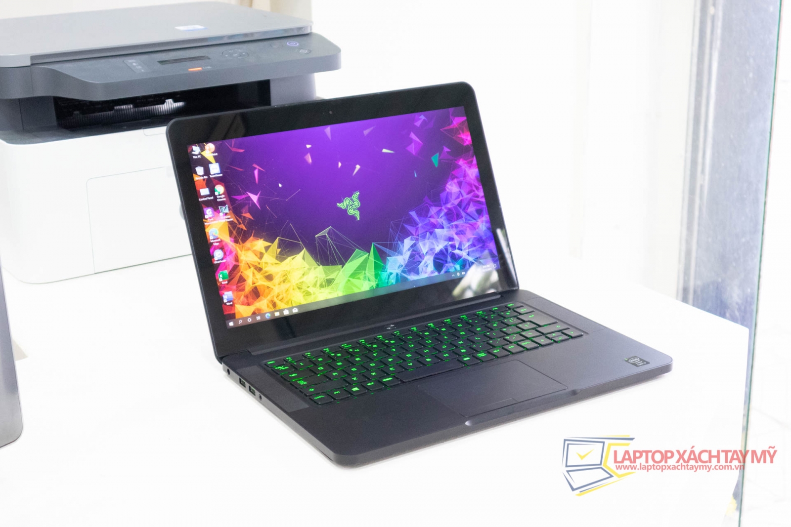 Core intel i7 4702HQ, Ram 8G, SSD 256G, card rời GTX 870M 3GB