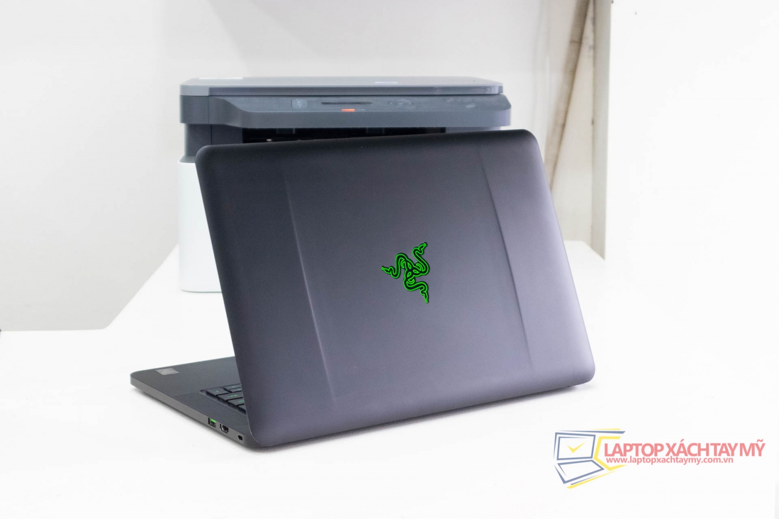 Core intel i7 4702HQ, Ram 8G, SSD 256G, card rời GTX 870M 3GB